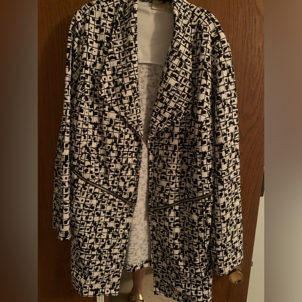 Chico’s Black/White Jacket